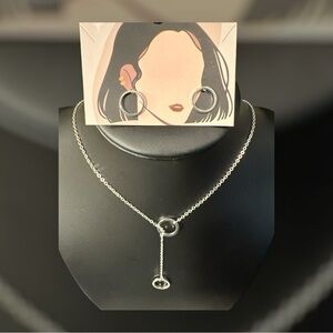 Lovely Silver Tone Fashion Necklace